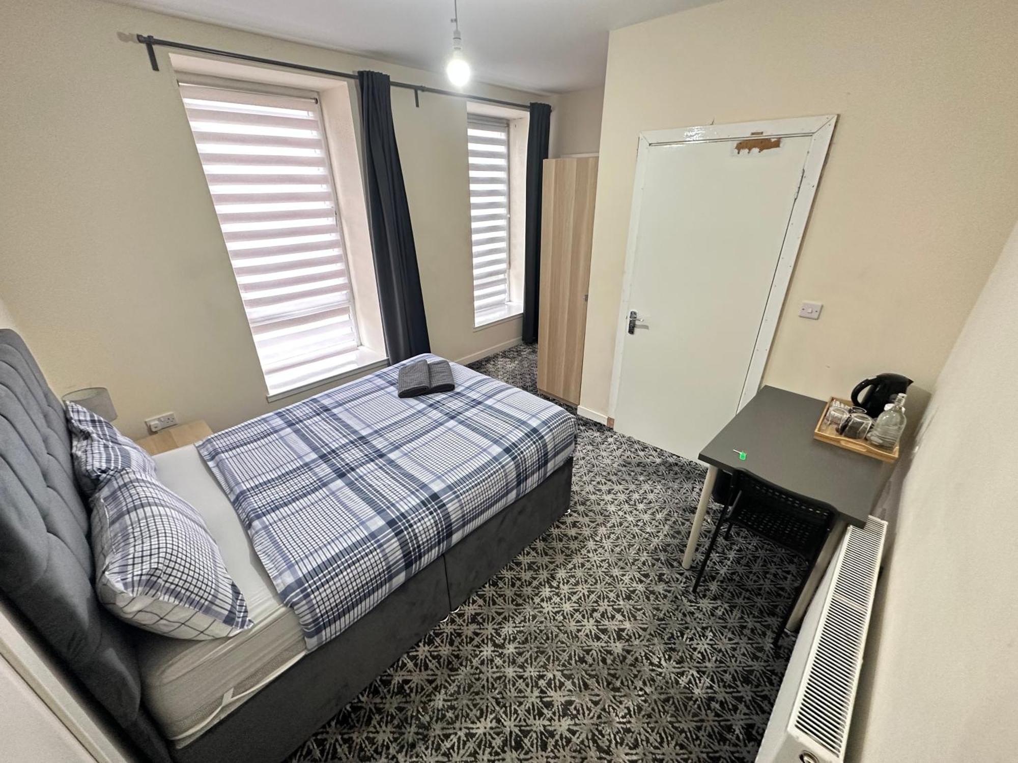 Ibrox Guesthouse グラスゴー エクステリア 写真