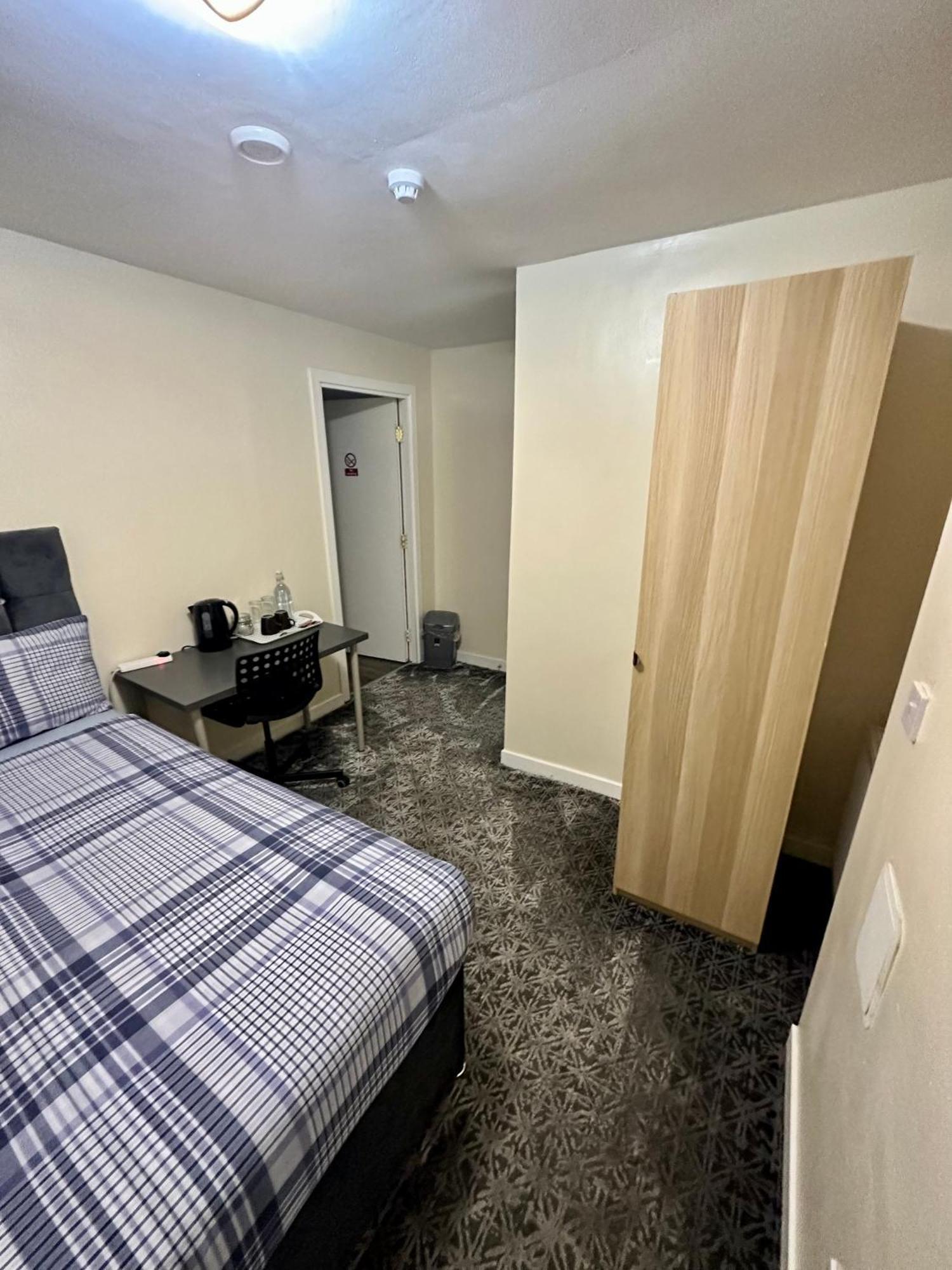 Ibrox Guesthouse グラスゴー エクステリア 写真