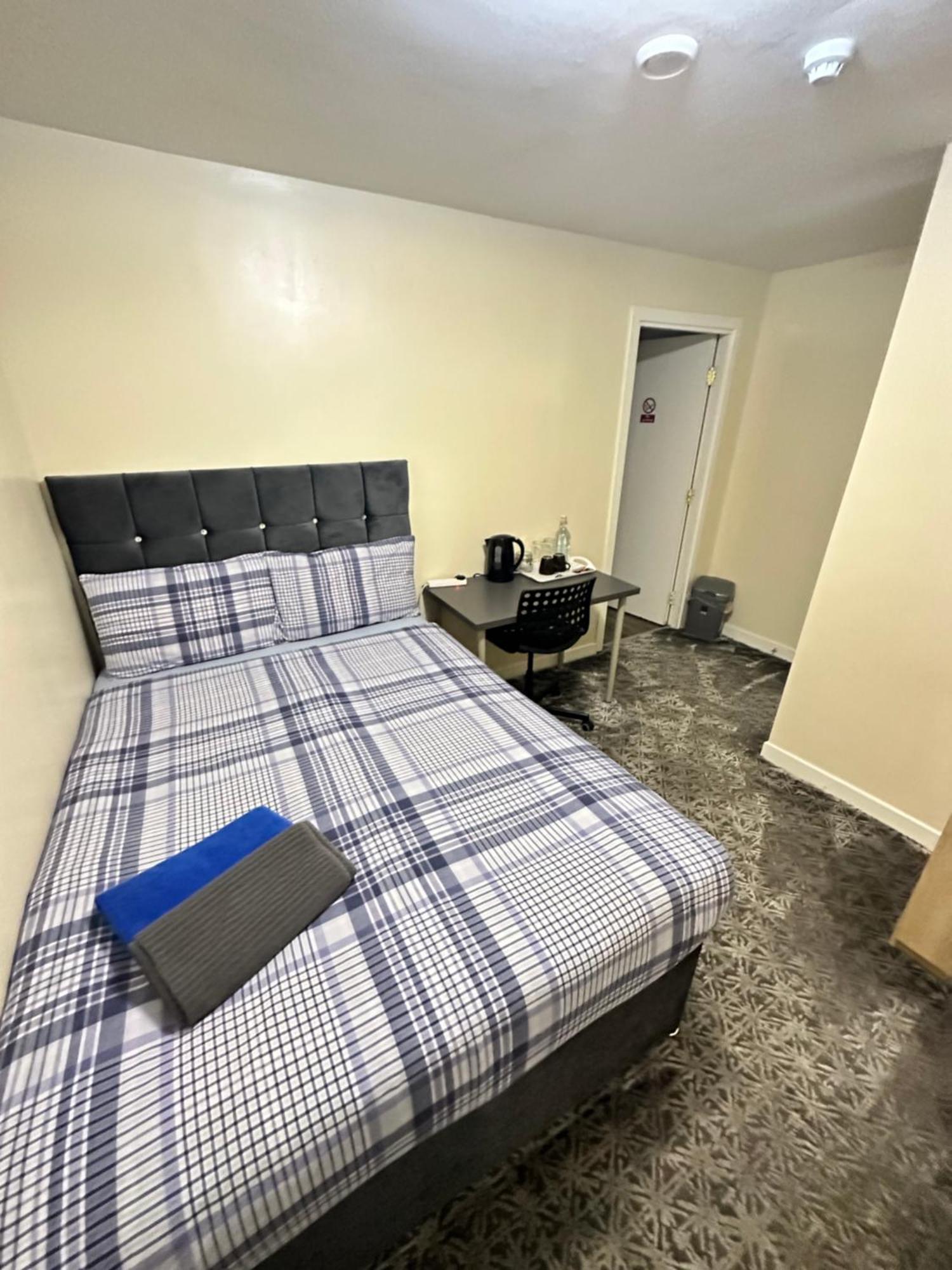 Ibrox Guesthouse グラスゴー エクステリア 写真